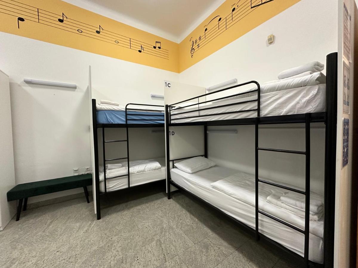 Hostel Opera Ljubljana Eksteriør billede