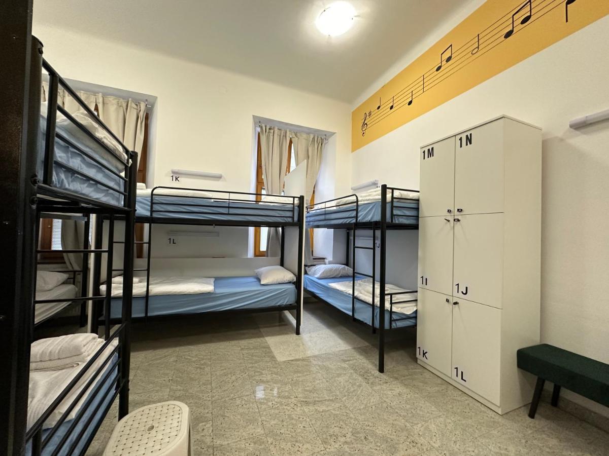 Hostel Opera Ljubljana Eksteriør billede